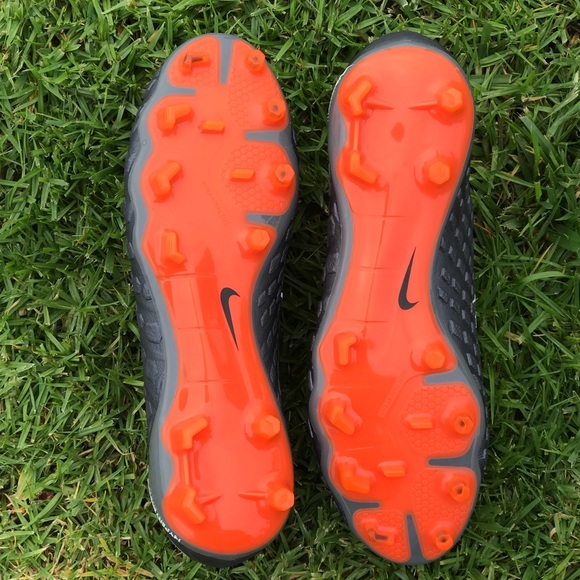 Nike Hyperveniom Phantom Flyknit ACC III Elite FG - Picture 5 of 5